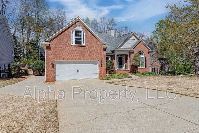 Building Photo - 209 Birchleaf Ln