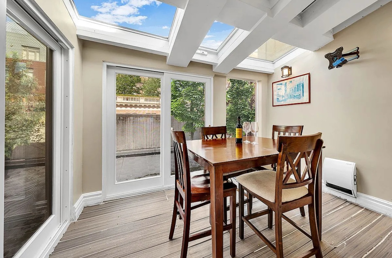 Building Photo - 32 E 74th St