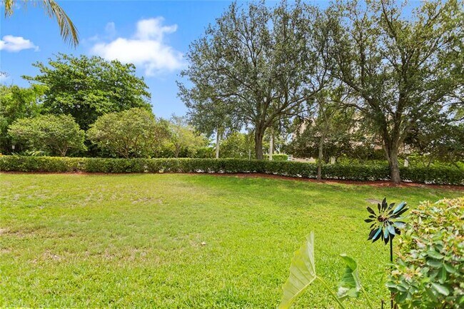 Building Photo - 7856 Dixie Beach Cir