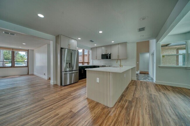 Building Photo - 1542 Sugarwood Cir