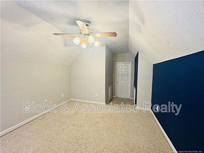 Building Photo - 109 Vail Ct