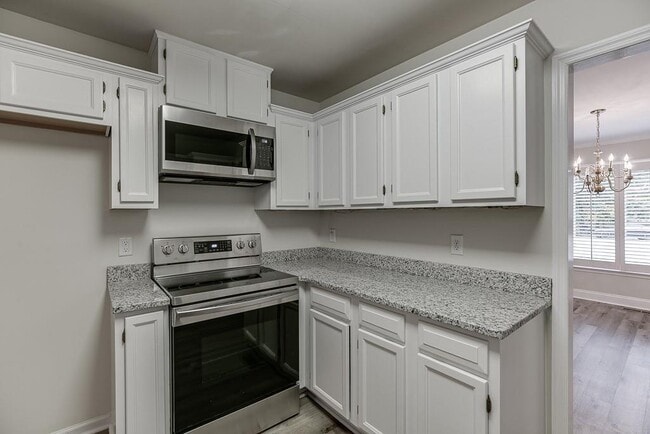 Building Photo - 6655 Lake Run Dr