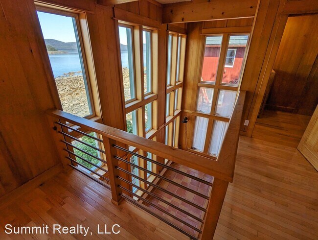 Building Photo - 3 br, 1.5 bath House - 17095 Glacier Hwy
