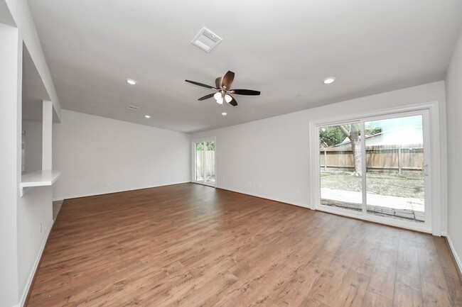 Building Photo - 6034 John Dreaper Dr