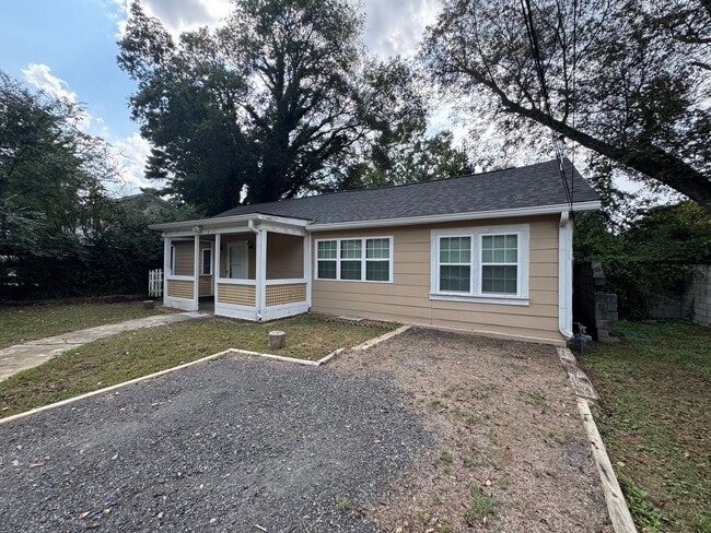 Primary Photo - Updated 3/2 House across Shorter Universit...