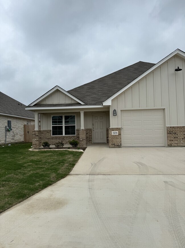 Primary Photo - 3108 Wasilla Dr