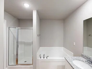 Building Photo - 204 Grand Oaks Dr