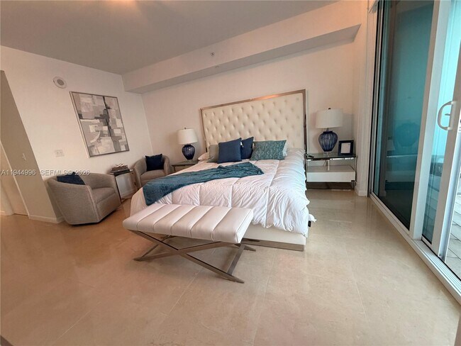 Building Photo - 3951 S Ocean Dr