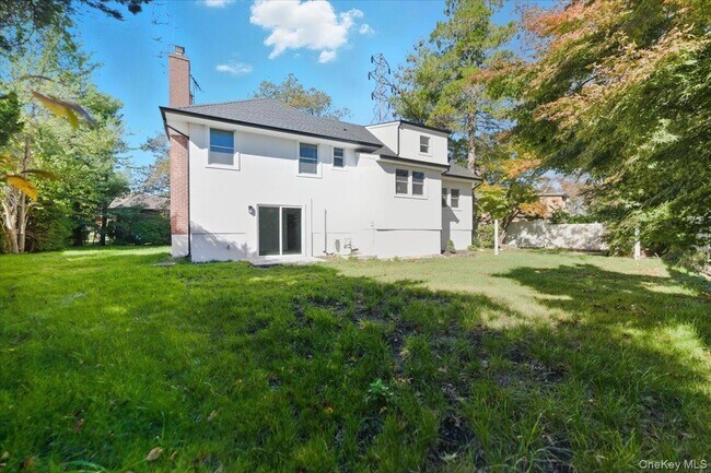 Building Photo - 559 Linda Ln