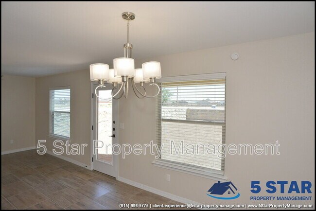 Building Photo - 806 TS Daniel Cadena Dr