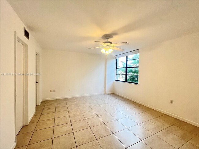 Building Photo - 155 Sunrise Dr