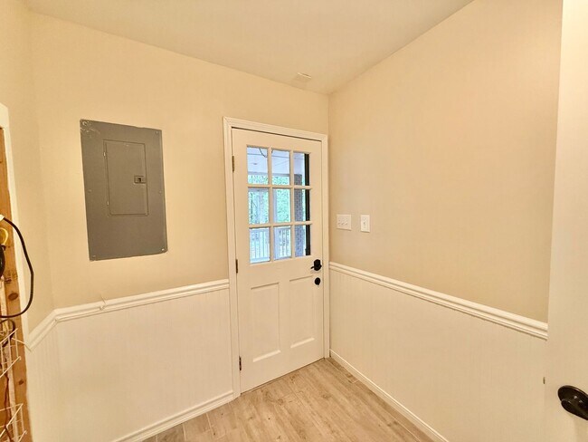 Building Photo - **OFFERING WAIVED APPLICATION FEES & $200 ...