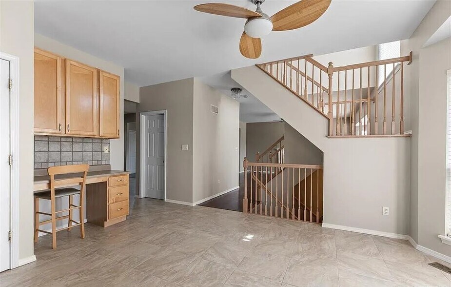 Building Photo - 605 Thornridge Dr