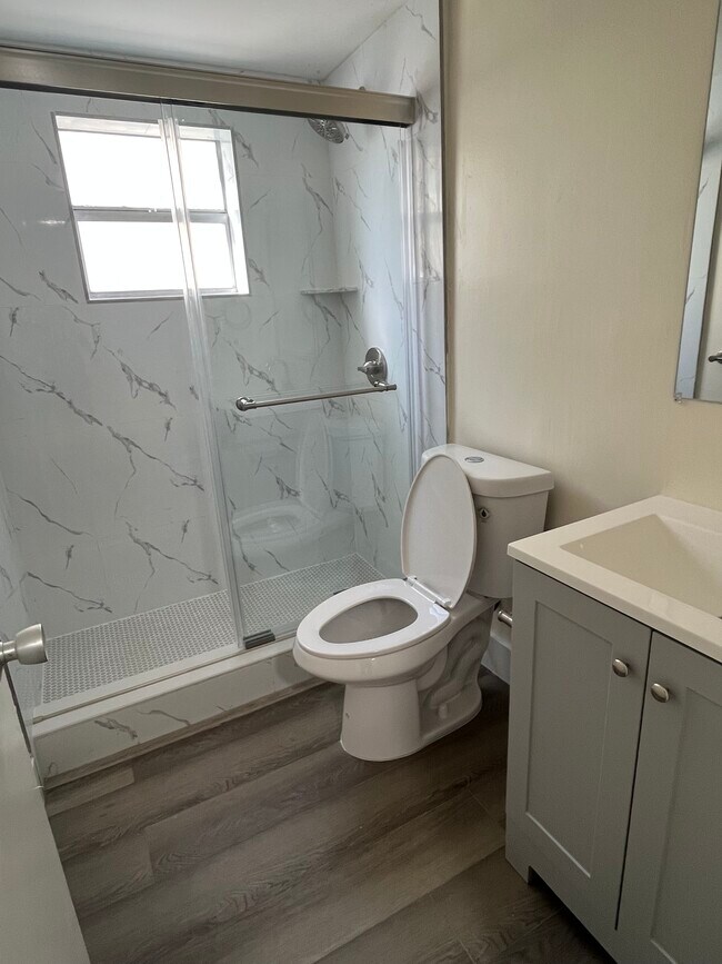 Building Photo - 1747 Rodman St