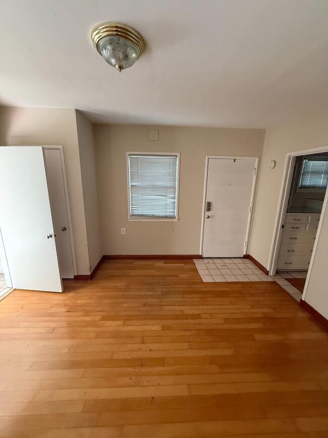 Building Photo - 2122 Williams St