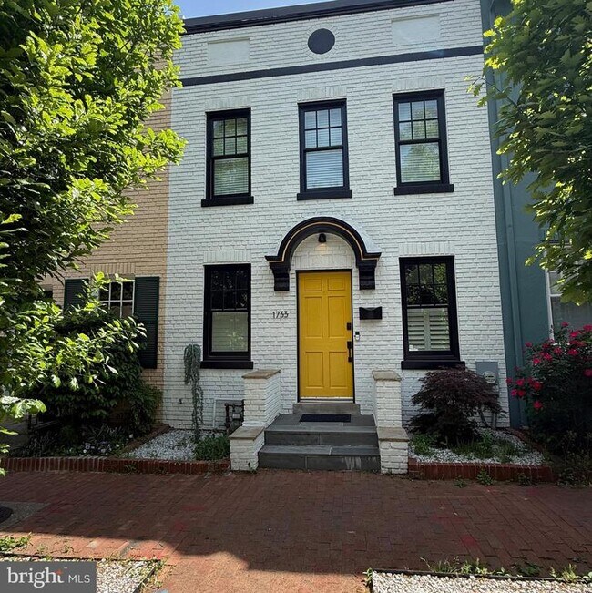 Primary Photo - 1733 34th St NW