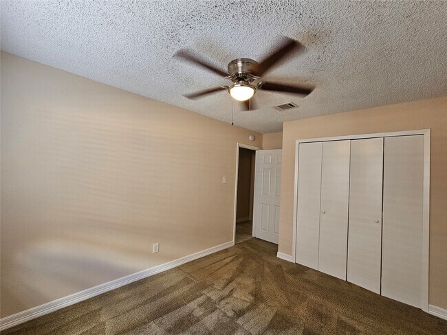 Building Photo - 8314 Streamside Dr