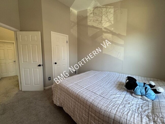 Building Photo - 6038 Rockton Ct