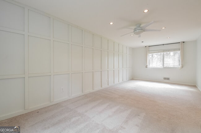 Building Photo - 140 Michaela Dr