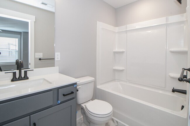 Building Photo - 1604 Jonathan Wade Cir