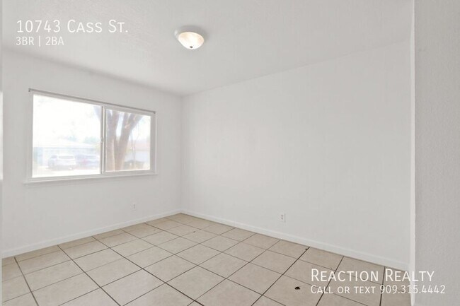 Building Photo - 10743 Cass St