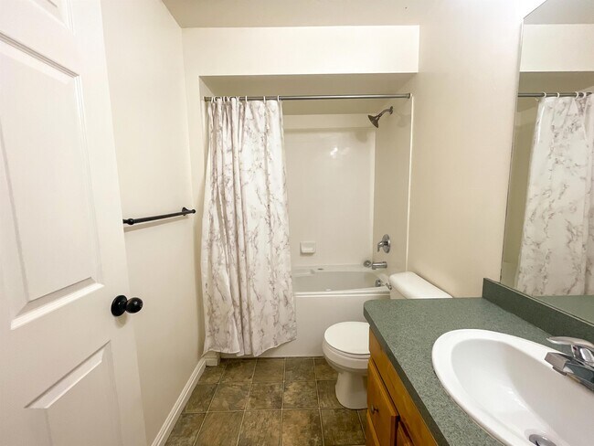 Building Photo - 8212 N Cedar Springs Rd