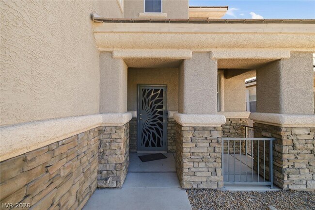 Building Photo - 321 W Arrowbird Ave