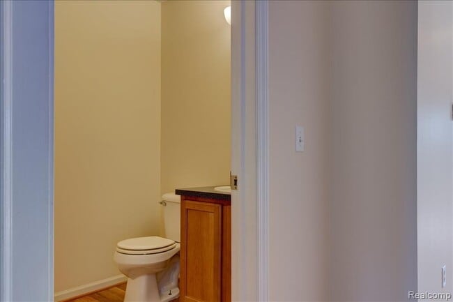 Building Photo - 45898 Grant Ct