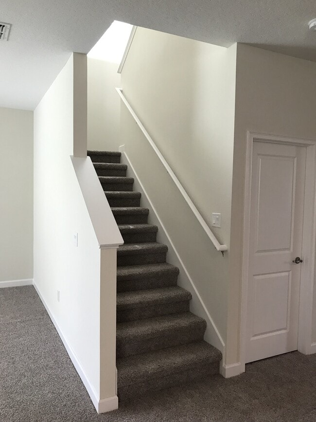Building Photo - 5/3 Lake Nona/Moss park Home with FREE Lawncare, Internet, Cable and Phone