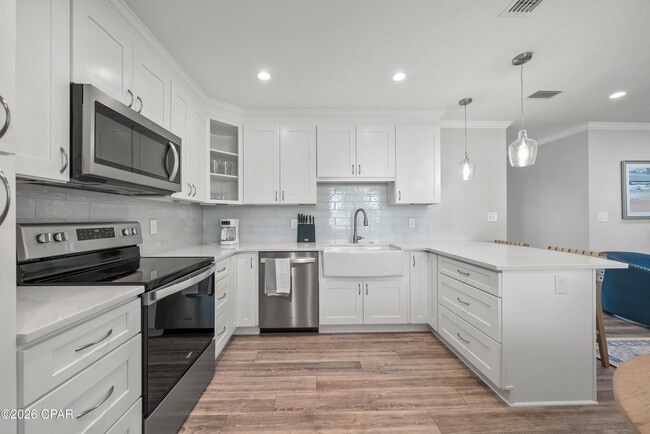 Building Photo - 121 Lakeside Cir