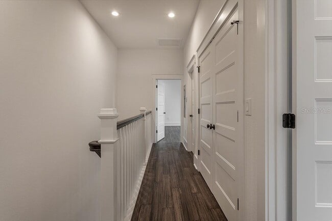 Building Photo - 1408 E Curtis St