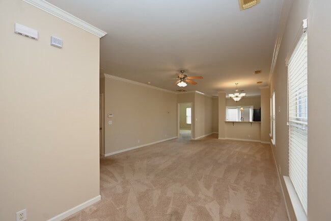 Building Photo - 2 BR Harbor Village Condo