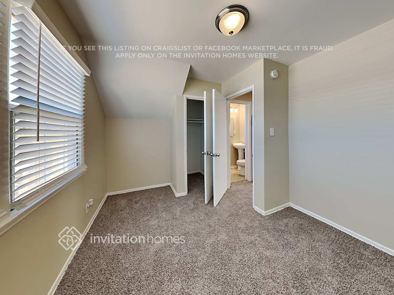 Building Photo - 12807 Woodridge Ave