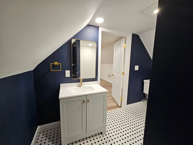 Building Photo - Amazing all new 4 bed 2.5 Bath House for rent!