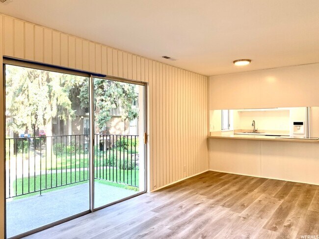 Building Photo - 4860 S Highland Cir