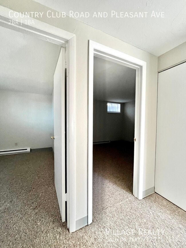 Building Photo - 605 Country Club Rd