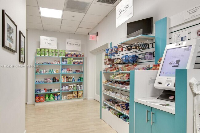 Building Photo - 601 NE 36th St