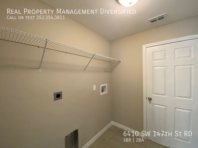 Building Photo - 6410 SW 147th St Rd