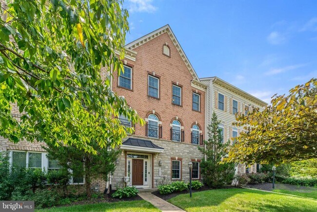 Primary Photo - 42524 Rowderbury Square
