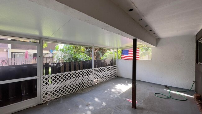 Building Photo - 5340 Bosque Ln