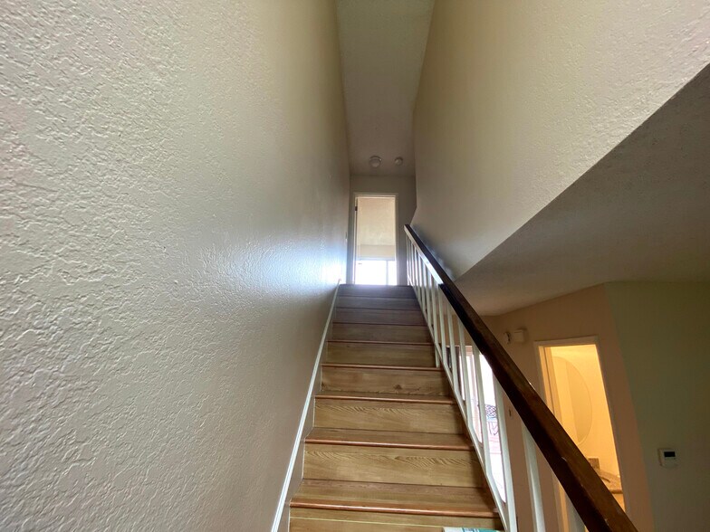 Building Photo - 1587 Gatewood Ct