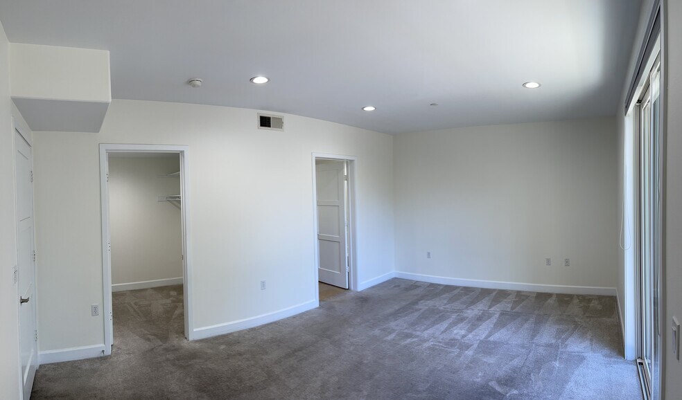 Building Photo - 14412 Killion St