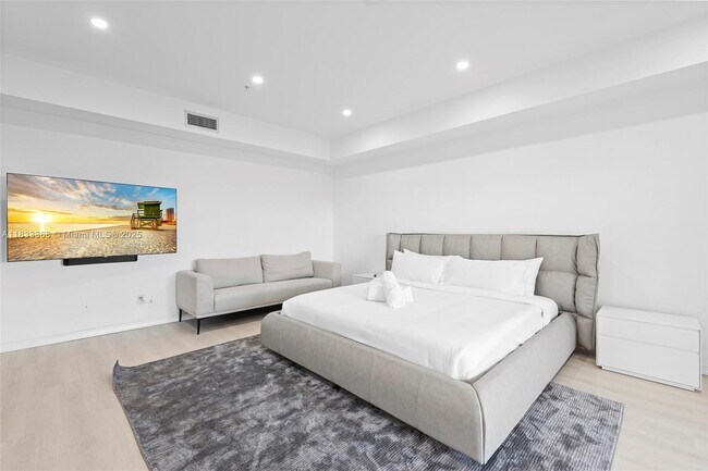 Building Photo - 1415 Sunset Harbour Dr
