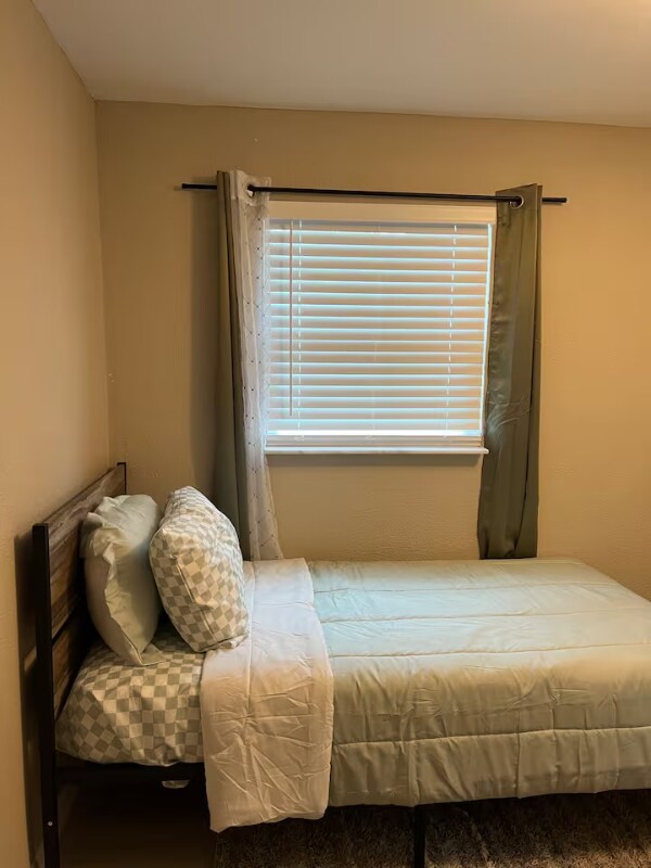 Building Photo - 4332 Key Largo Dr