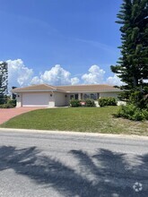Building Photo - 75 Windsor Dr