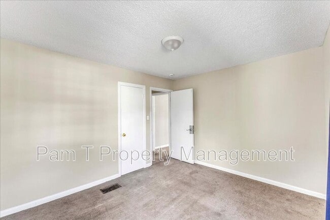 Building Photo - 2019 E 59th St