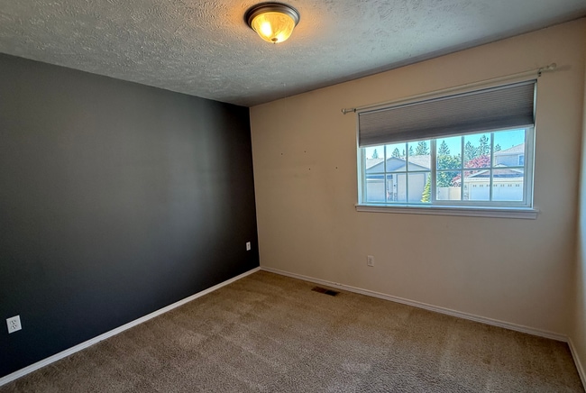 Building Photo - Beautiful 4 Bed, 3.5 Bath Home in Eagle Ridge