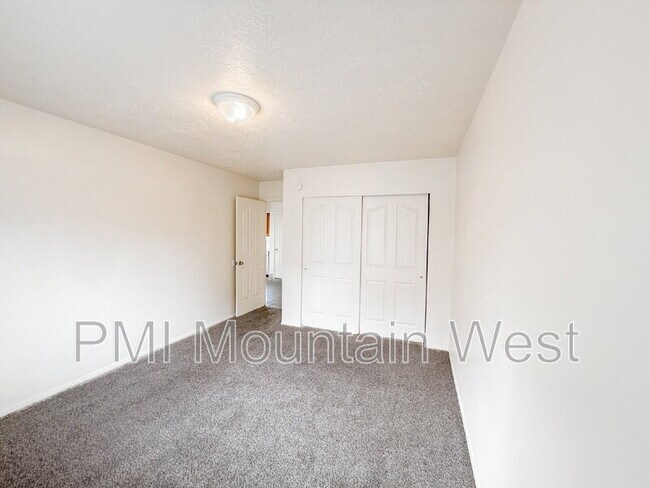 Building Photo - 142 N 200 W