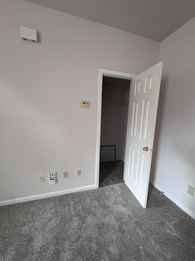 Building Photo - 3711 Lochdale Terrace