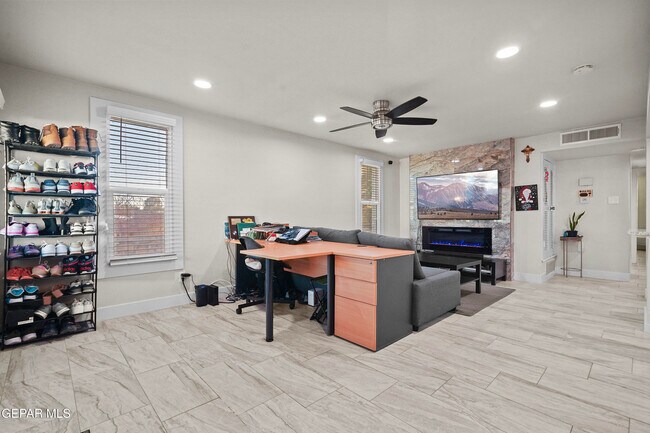 Building Photo - 10628 Springwood Dr